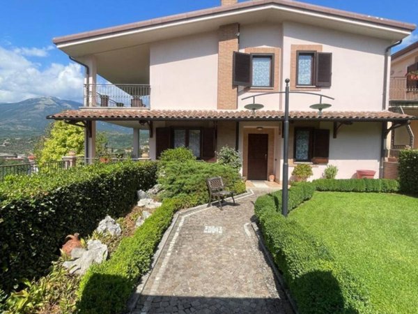 casa indipendente in vendita ad Alatri