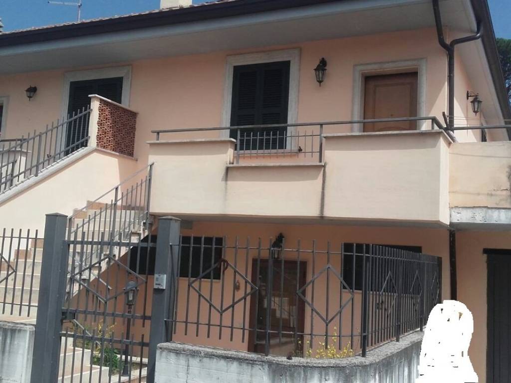 casa indipendente in vendita ad Alatri