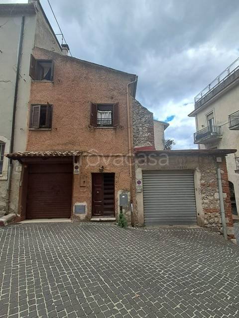 casa indipendente in vendita ad Alatri