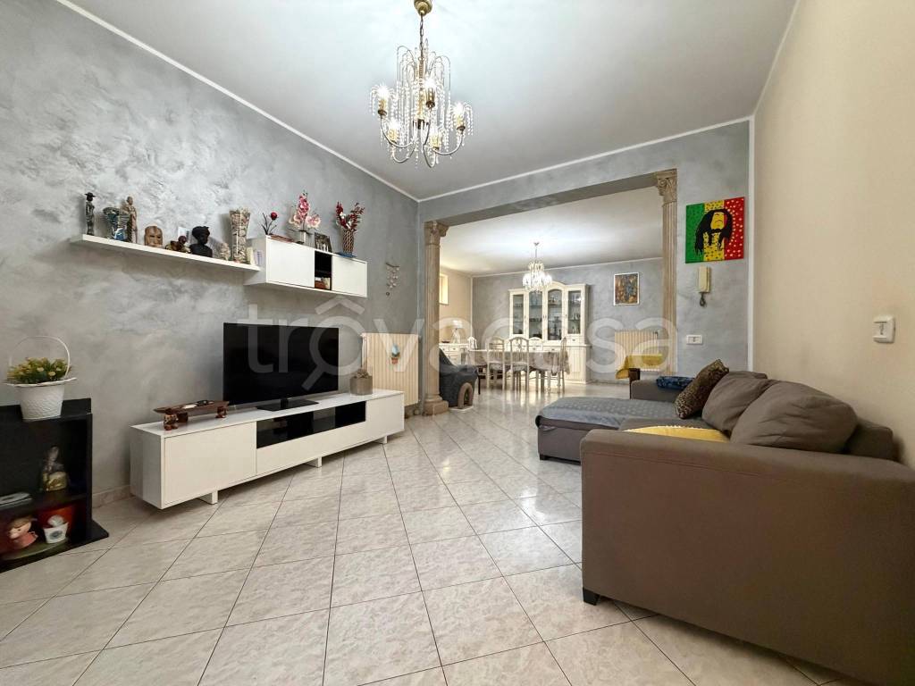 casa indipendente in vendita ad Alatri in zona Tecchiena