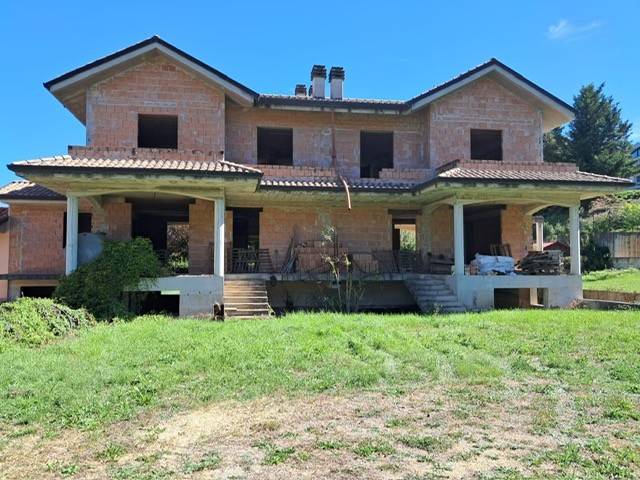 casa indipendente in vendita ad Alatri