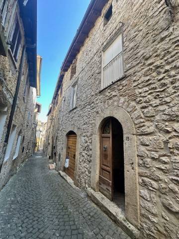 casa indipendente in vendita ad Alatri