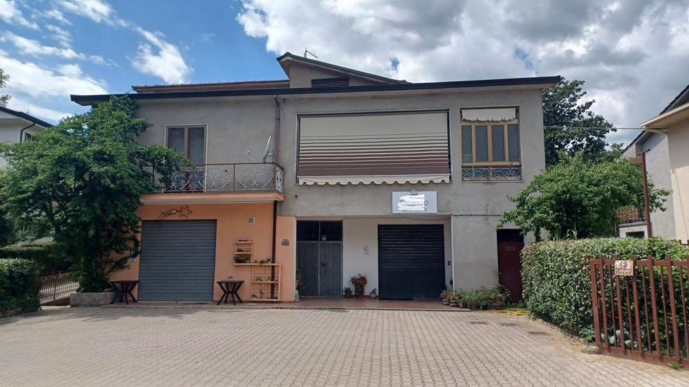 appartamento in vendita ad Alatri in zona Tecchiena