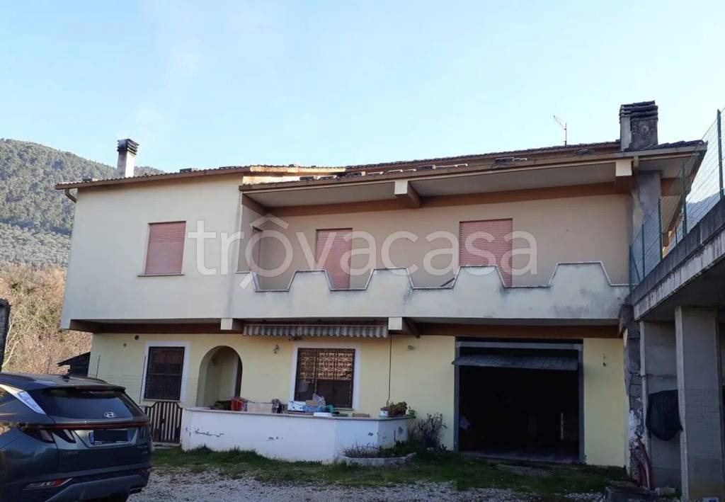 casa indipendente in vendita ad Alatri