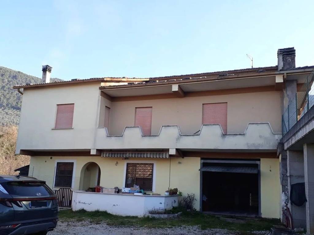 casa indipendente in vendita ad Alatri