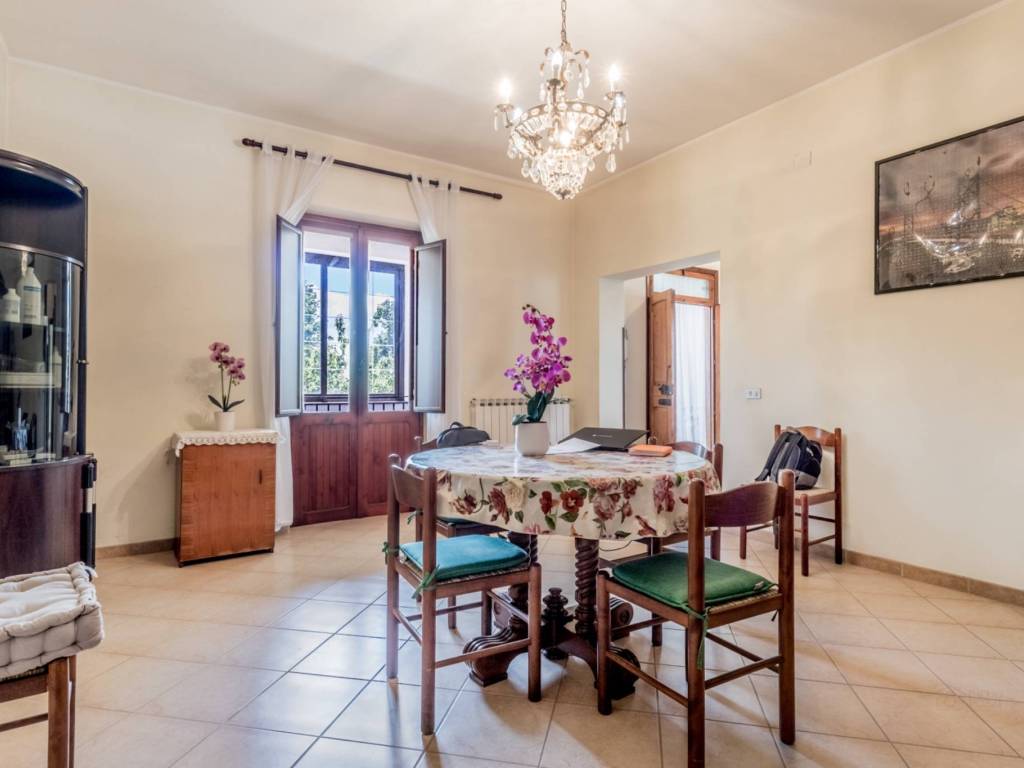 casa indipendente in vendita ad Alatri