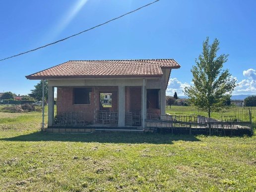 casa indipendente in vendita ad Alatri in zona Tecchiena