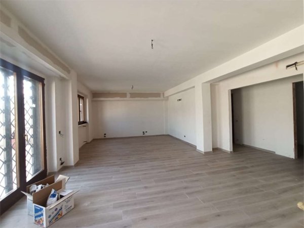 casa indipendente in vendita ad Alatri in zona Tecchiena