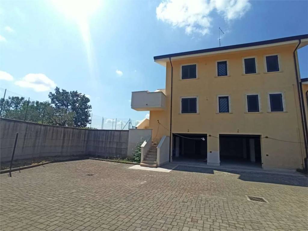 appartamento in vendita ad Alatri in zona Tecchiena