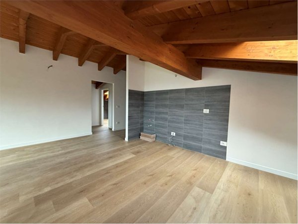 attico in vendita ad Alatri in zona Tecchiena