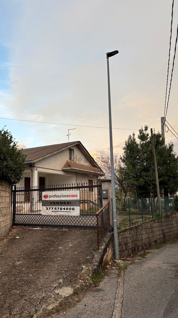 casa indipendente in vendita ad Alatri