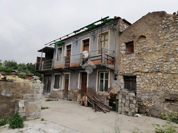 casa indipendente in vendita ad Alatri