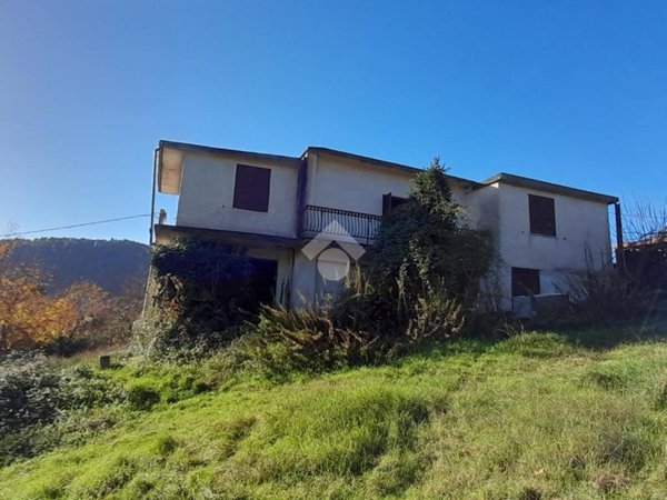 casa indipendente in vendita ad Alatri