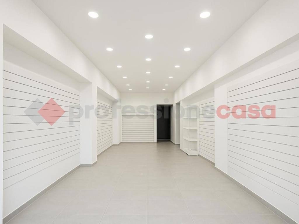 negozio in vendita ad Alatri