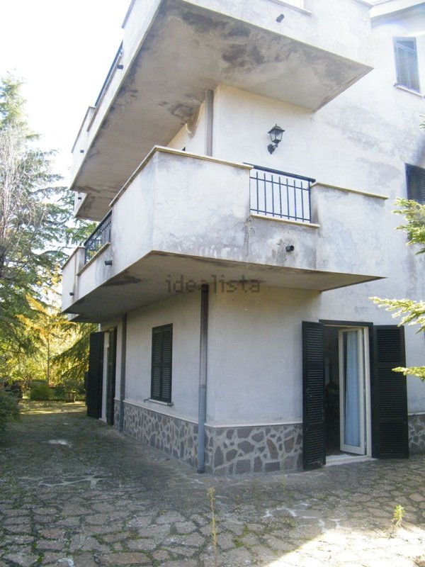 casa indipendente in vendita ad Alatri
