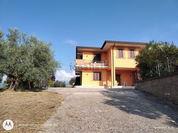 casa indipendente in vendita ad Alatri