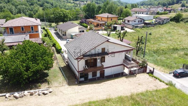 casa indipendente in vendita ad Alatri