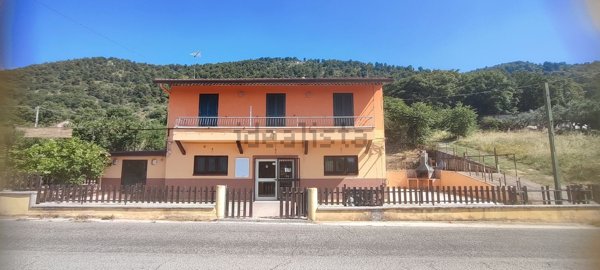 locale commerciale in vendita ad Alatri in zona Tecchiena