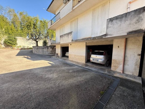 casa indipendente in vendita ad Alatri in zona Tecchiena