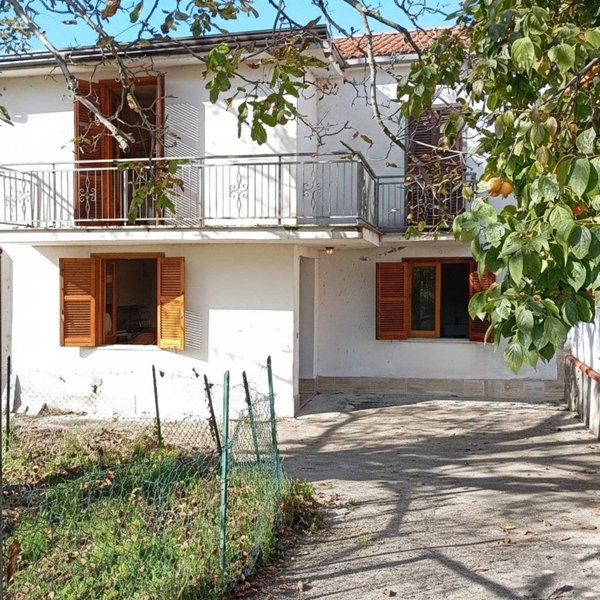 casa indipendente in vendita ad Alatri