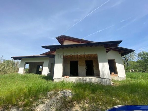 casa indipendente in vendita ad Alatri