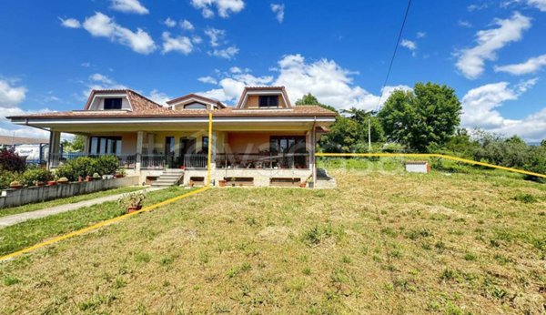 casa indipendente in vendita ad Alatri