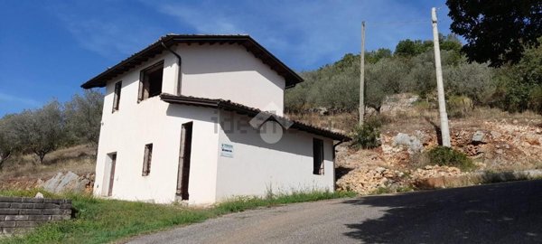 casa indipendente in vendita ad Alatri