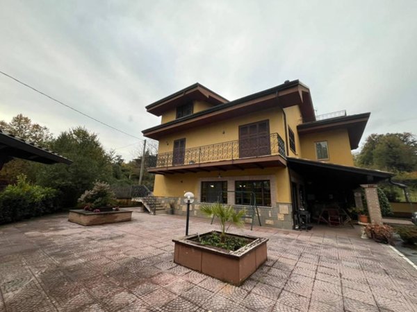 casa indipendente in vendita ad Alatri