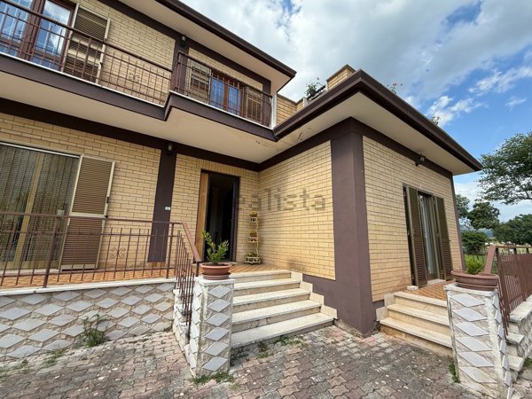 casa indipendente in vendita ad Alatri