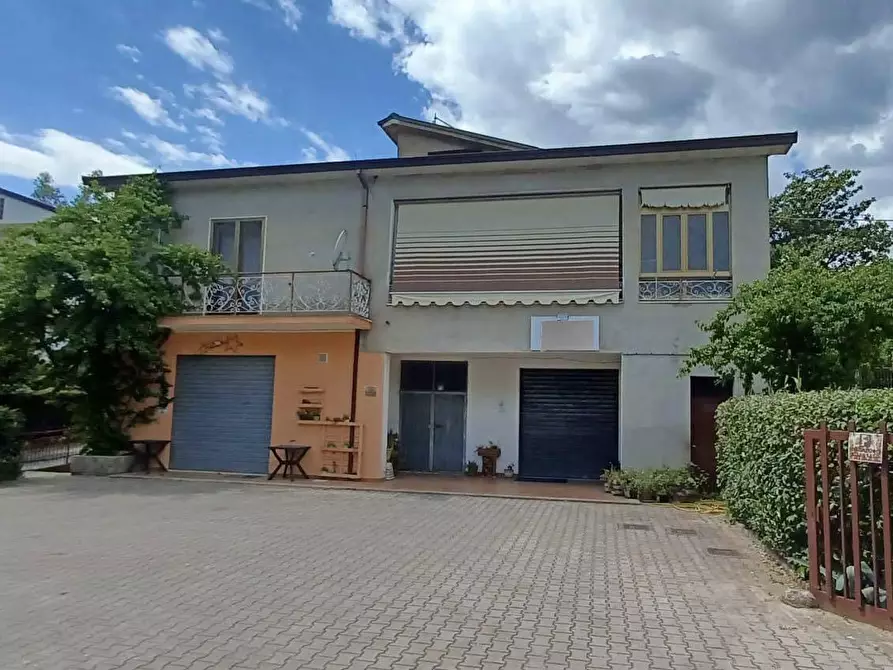 locale commerciale in vendita ad Alatri in zona Tecchiena