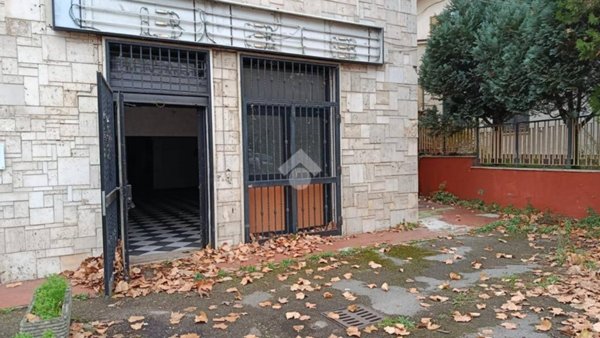 negozio in vendita ad Alatri