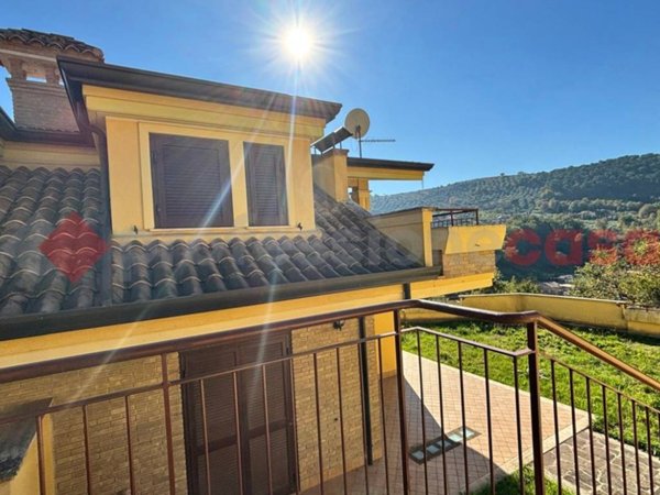 casa indipendente in vendita ad Alatri