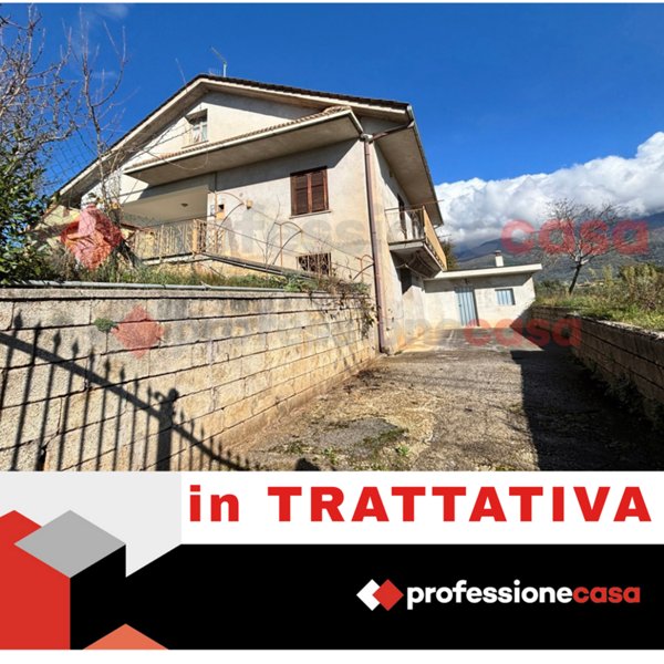 casa indipendente in vendita ad Alatri