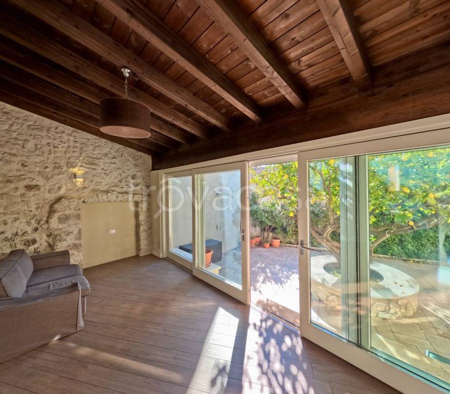 casa indipendente in vendita ad Alatri