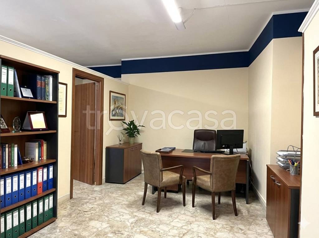 negozio in vendita ad Alatri