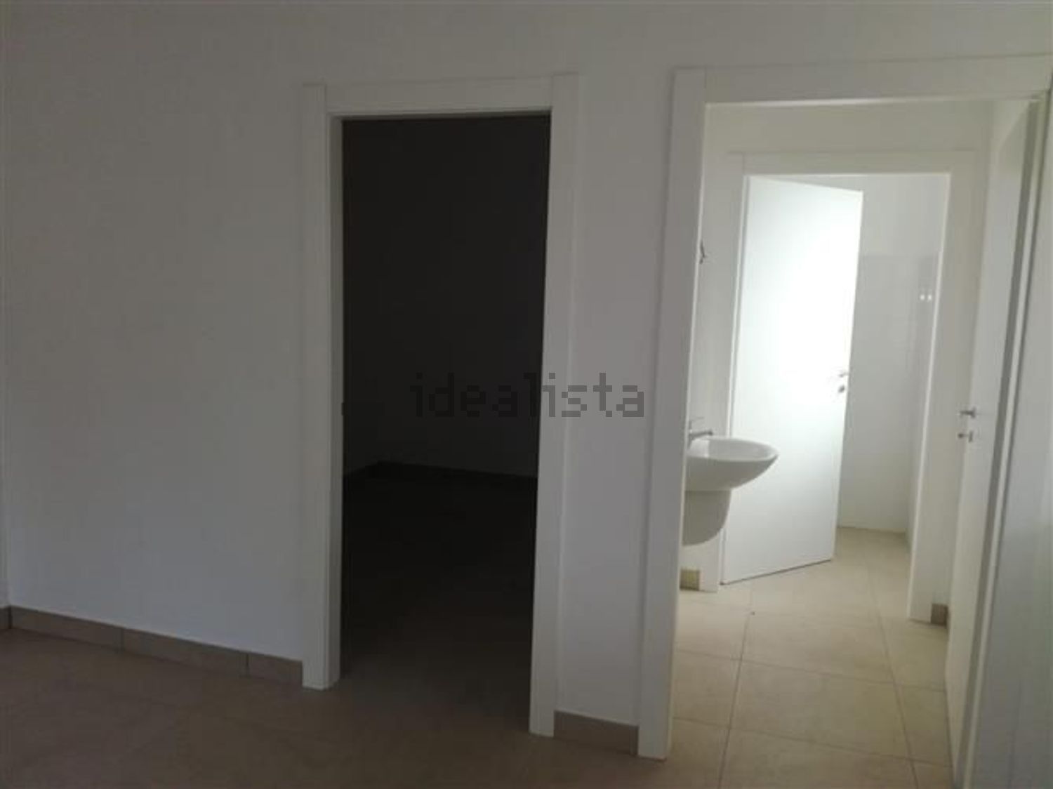 locale commerciale in vendita ad Alatri