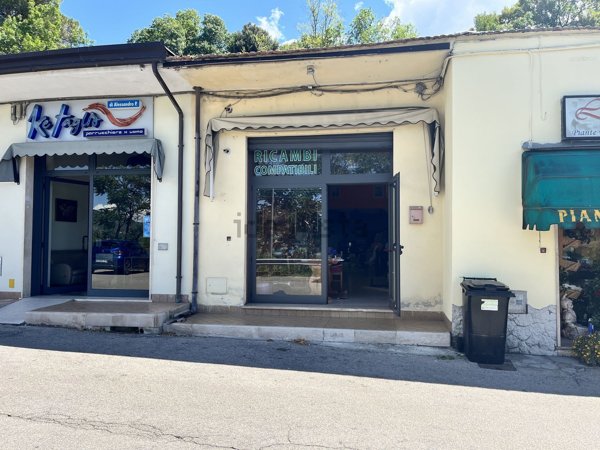 locale di sgombero in vendita ad Alatri