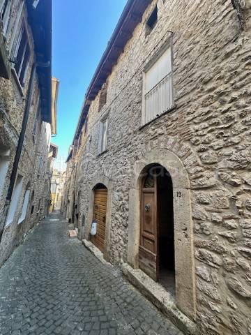casa indipendente in vendita ad Alatri