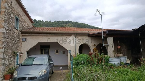casa semindipendente in vendita ad Alatri