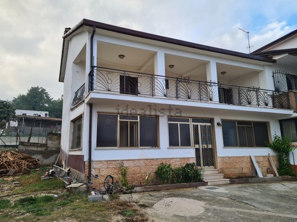 casa indipendente in vendita ad Alatri