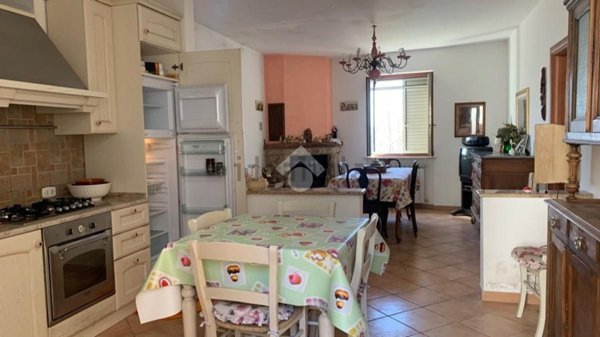 casa semindipendente in vendita ad Alatri in zona Tecchiena