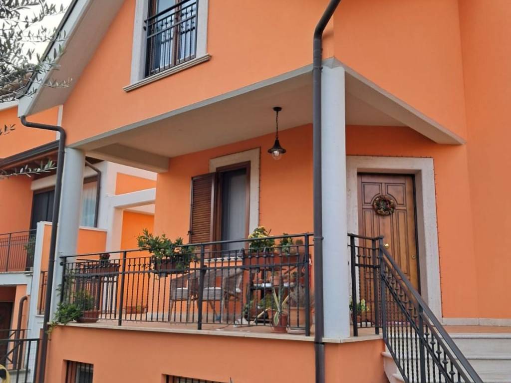 casa indipendente in vendita ad Alatri