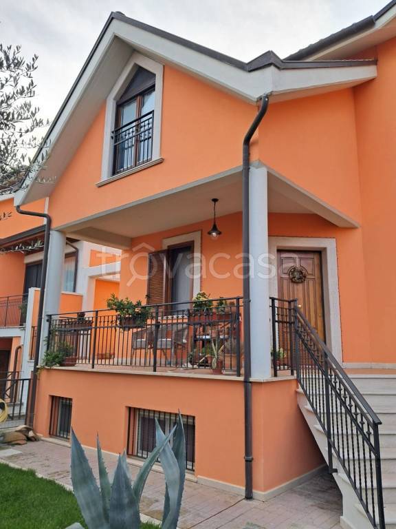 casa indipendente in vendita ad Alatri