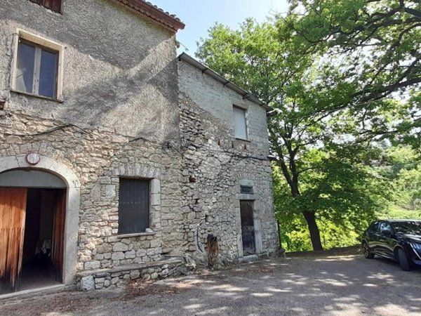 casa indipendente in vendita ad Alatri
