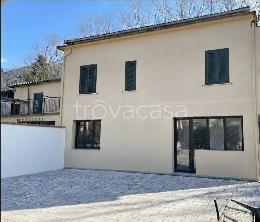 casa indipendente in vendita ad Alatri