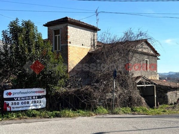 appartamento in vendita ad Alatri in zona Basciano
