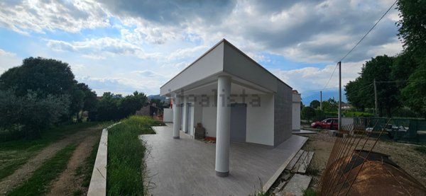 casa indipendente in vendita ad Alatri