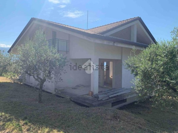 casa indipendente in vendita ad Alatri