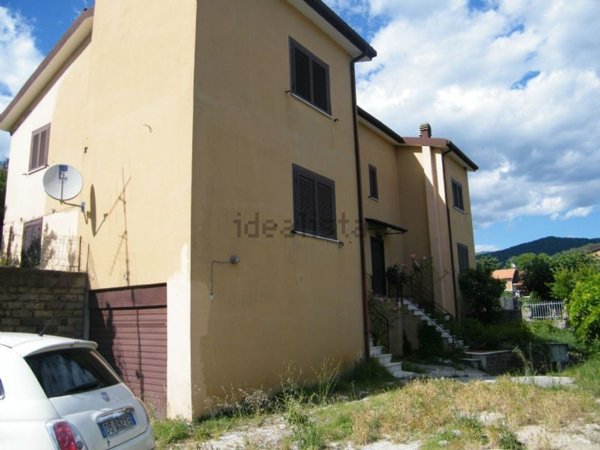 casa indipendente in vendita ad Alatri