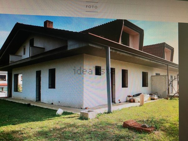 casa indipendente in vendita ad Alatri